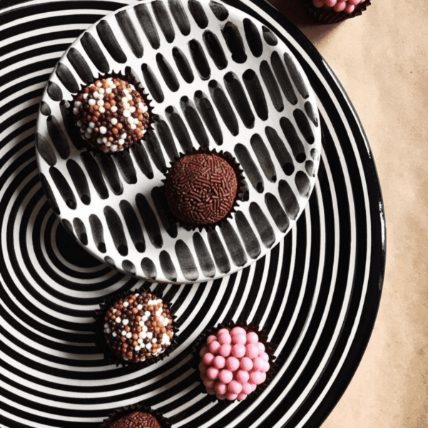 Petite Assiette à Motif POINTILLÉS Noir