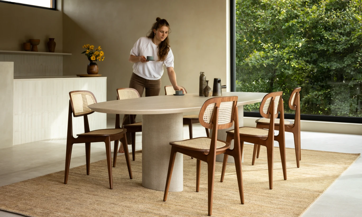 aspect5x3lg__vincentsheppard-aridiningtable-tituschairs-03-300dpi