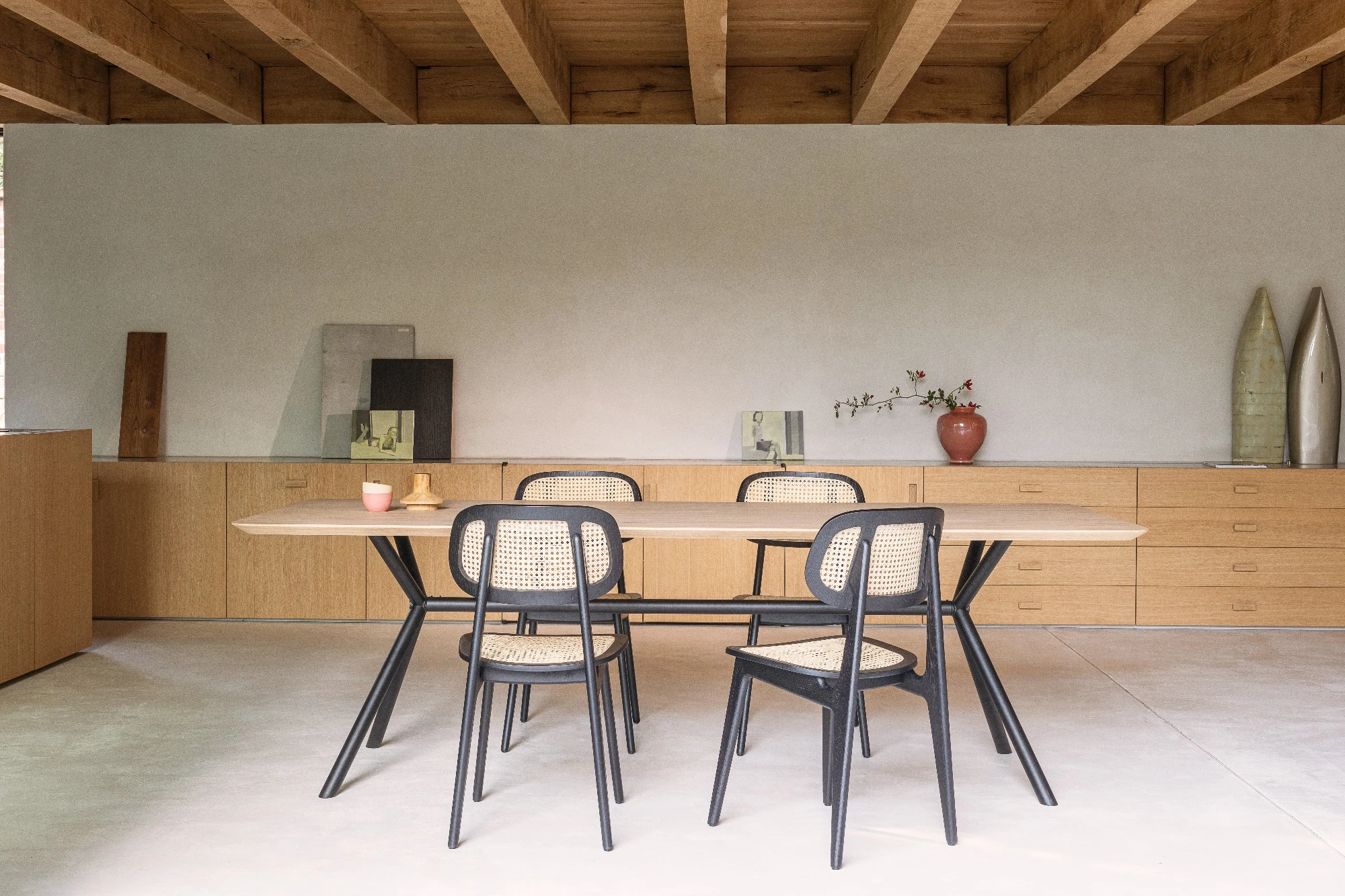 full_width__VincentSheppard_EliasDiningTable_TitusDiningChair_300dpi