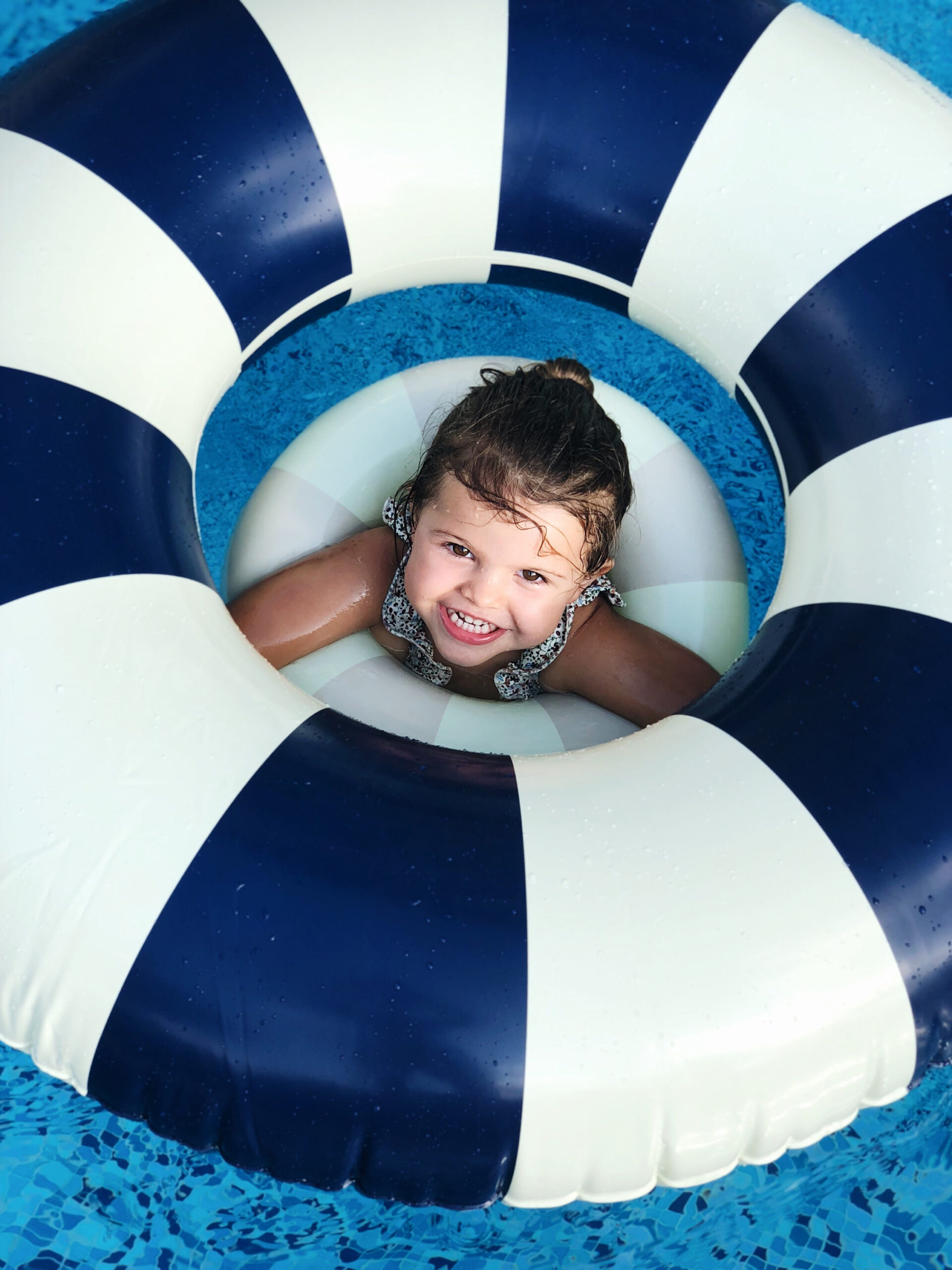 4 CELINE GRAND FLOAT 12Y ADULT - 120CM CANNES BLUE 7 bouées petites pommes