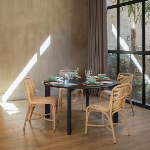 table ronde kotai et chaises gata