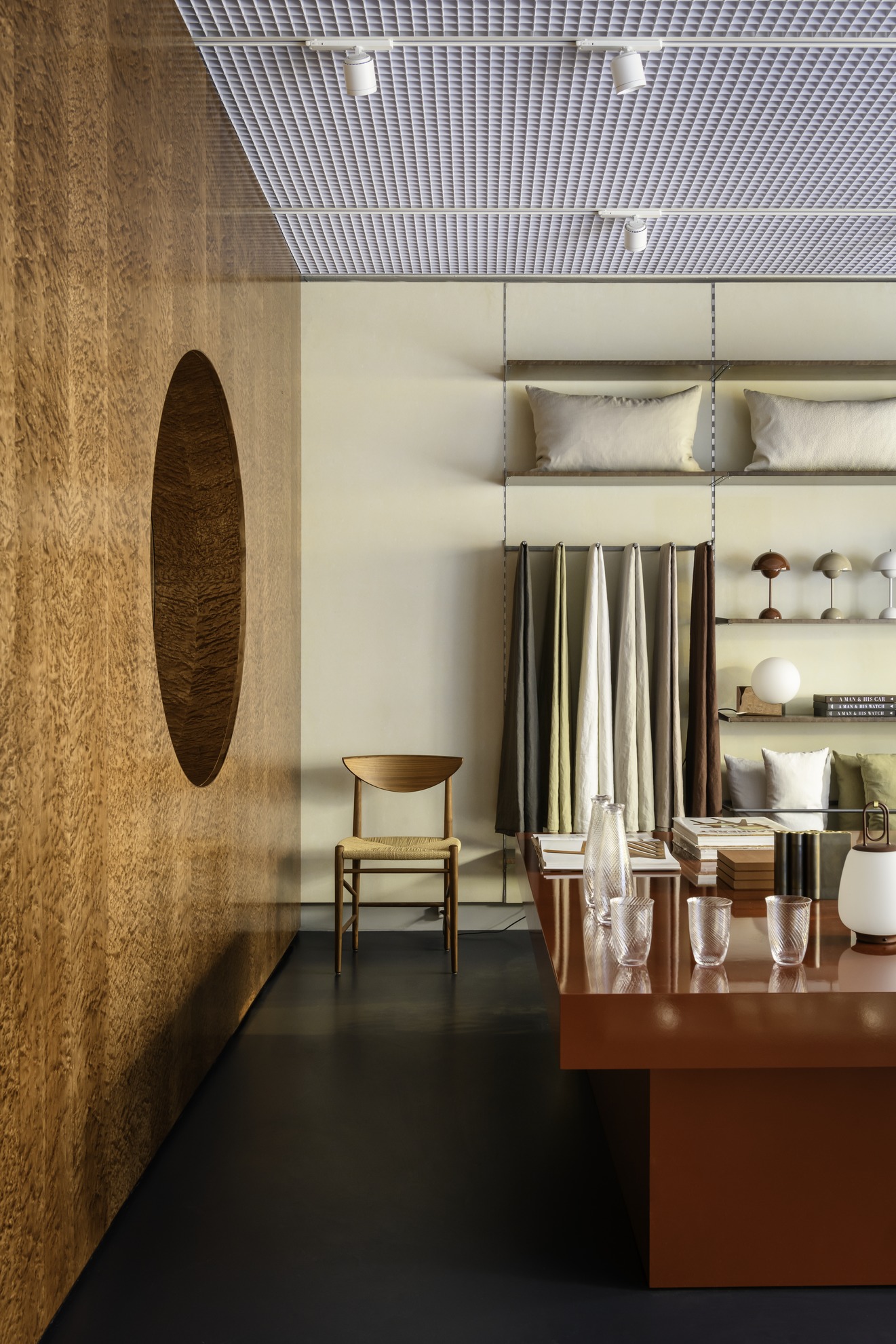 ATD_2021_Retail_Accessories_display_Drawn_HM3_Collect_CArafe_SC63_Collect_Glass_SC61_Collect_Candleholder_SC41_Lucca_SC51