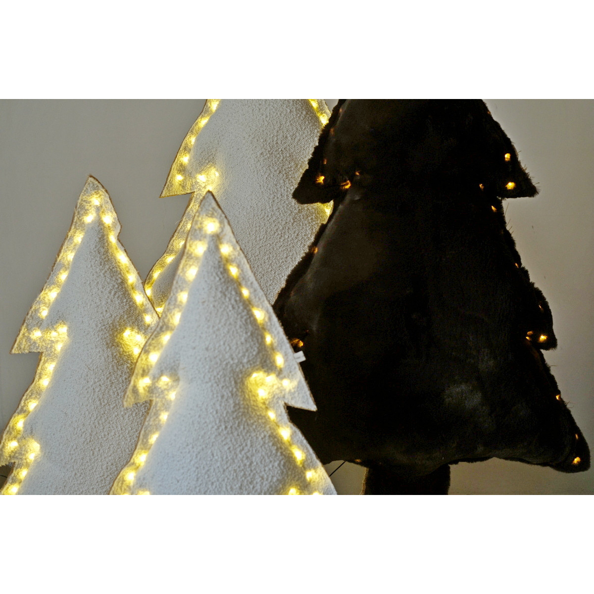 les-sapins-lumineux-blanc-beige bouclette blanc