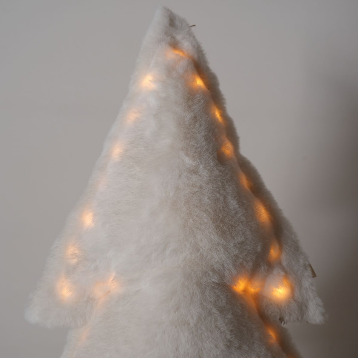 les-sapins-lumineux-blanc-beige norvegien fourrure blanc