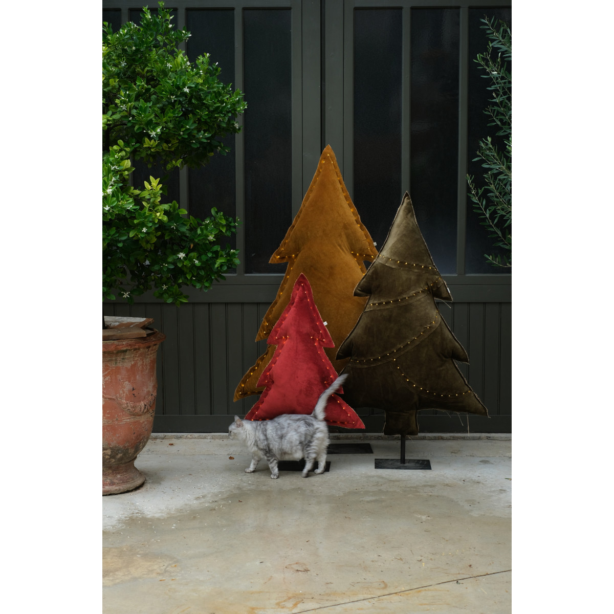 les-sapins-lumineux-rouges velour rouge 2