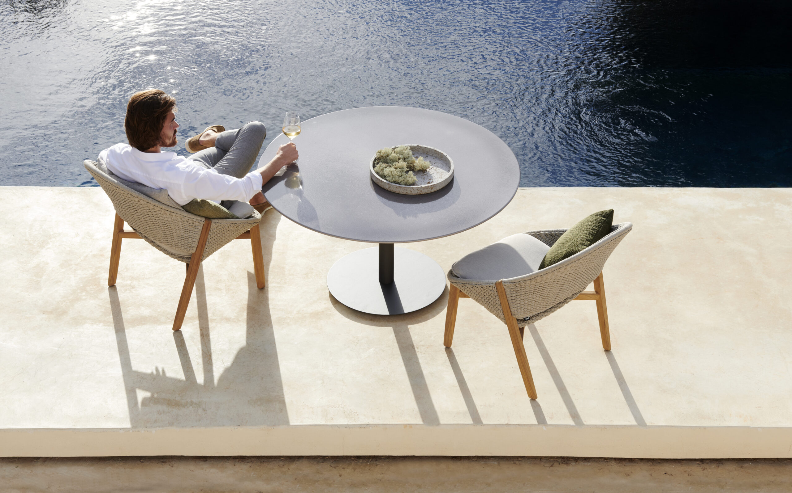 elio fauteuil repas tribu