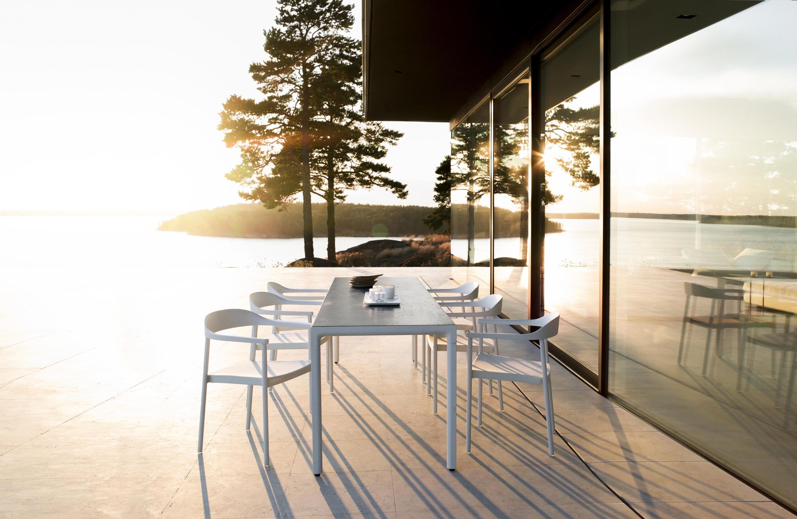 Illum-dining-set-white-piombo-top