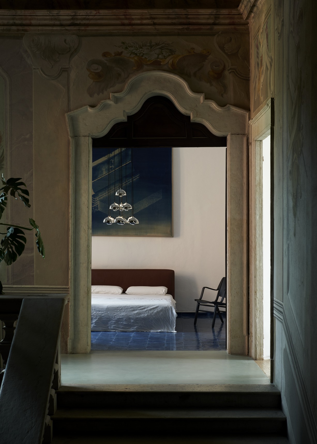 ATD_Retail_2024_AX_HM11_Flowerpot_Chandelier_VP10