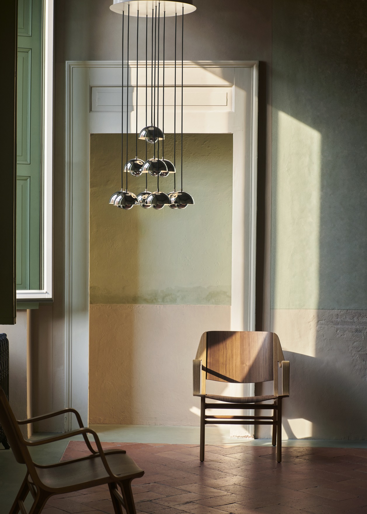 ATD_Retail_2024_AX_HM11_Flowerpot_Chandelier_VP10_2