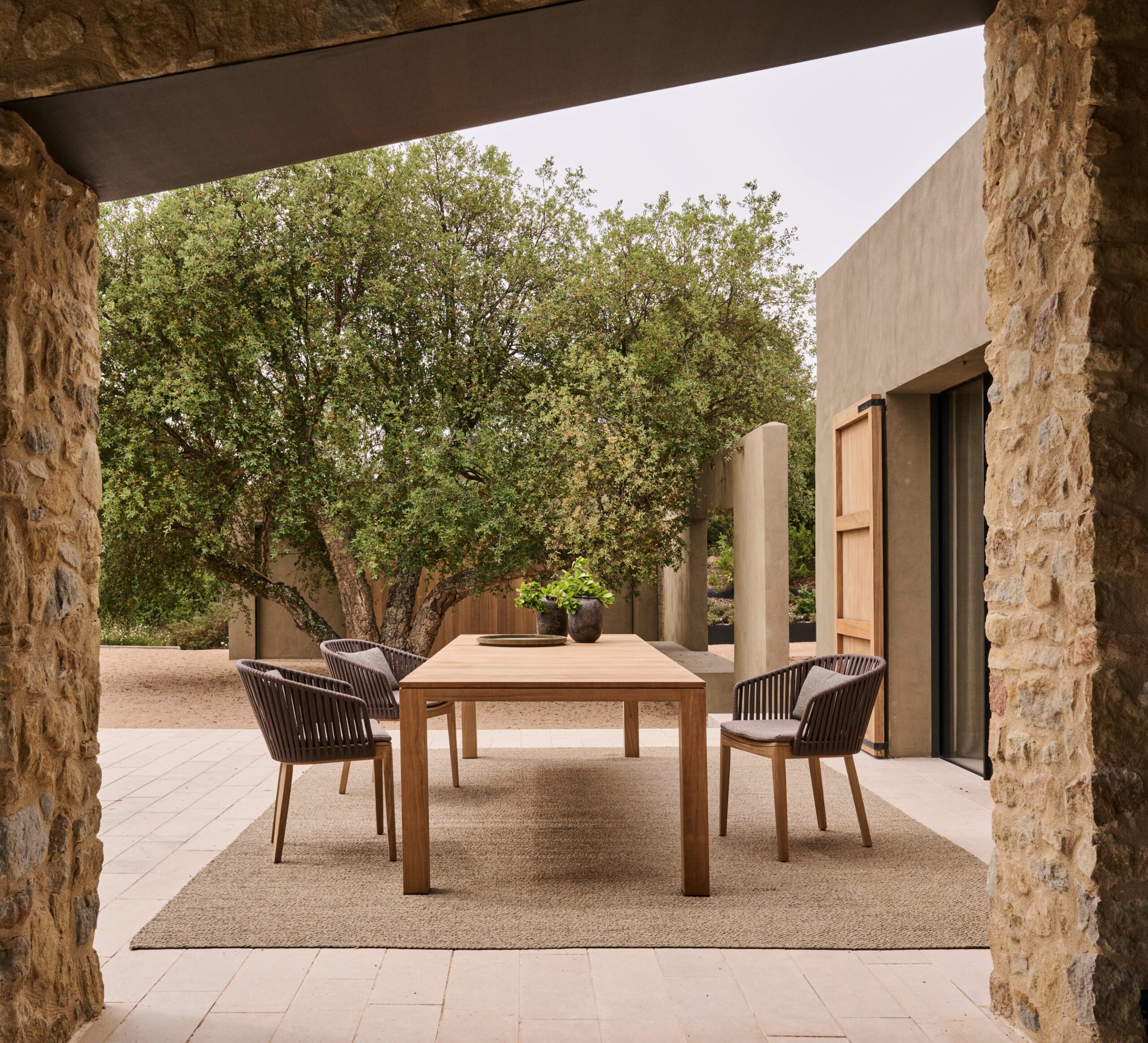 2023_06_19_Tribu_Spanje21730 fauteuil repas mood tribu