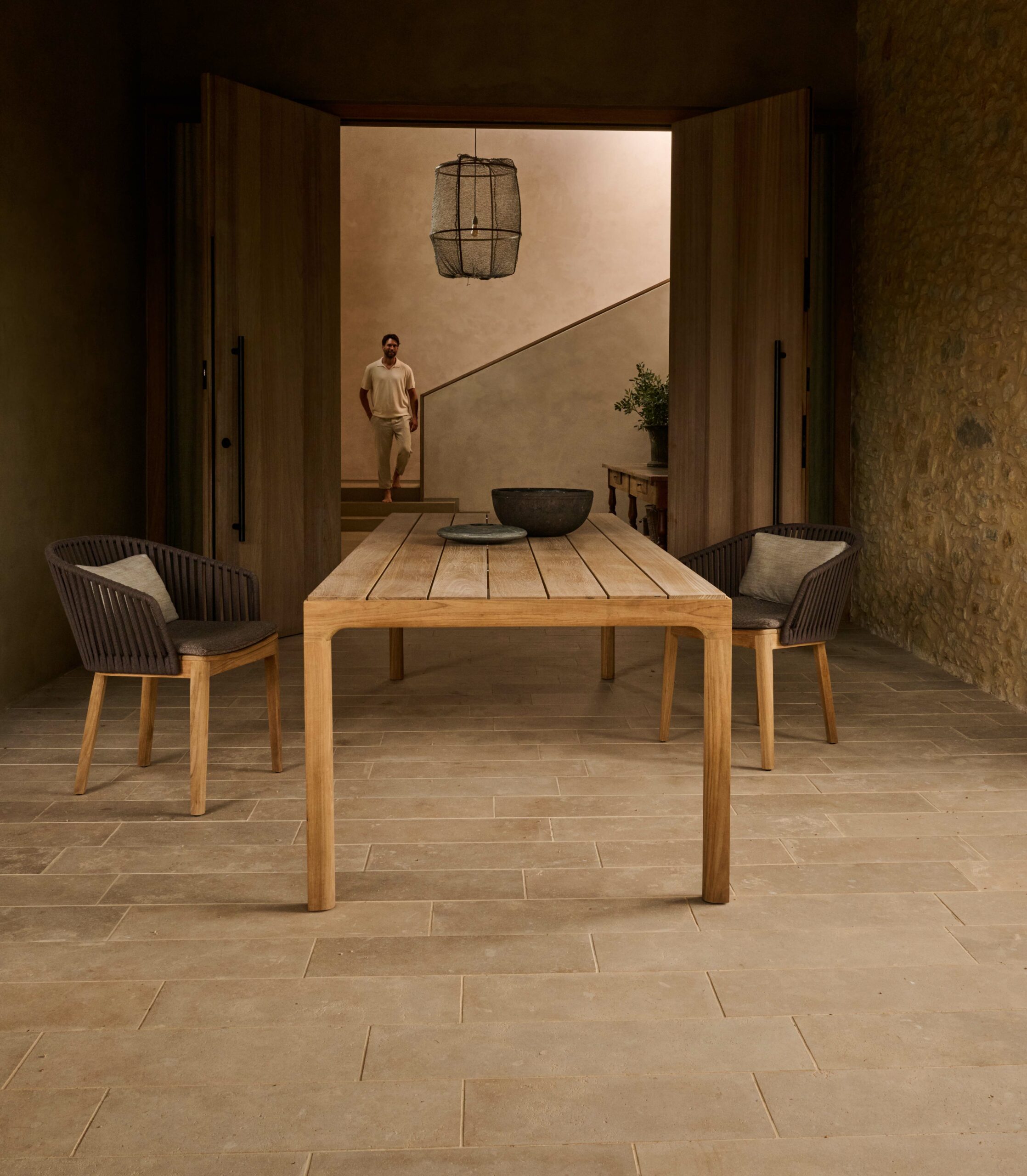 2023_06_19_Tribu_Spanje22323 fauteuil repas mood tribu