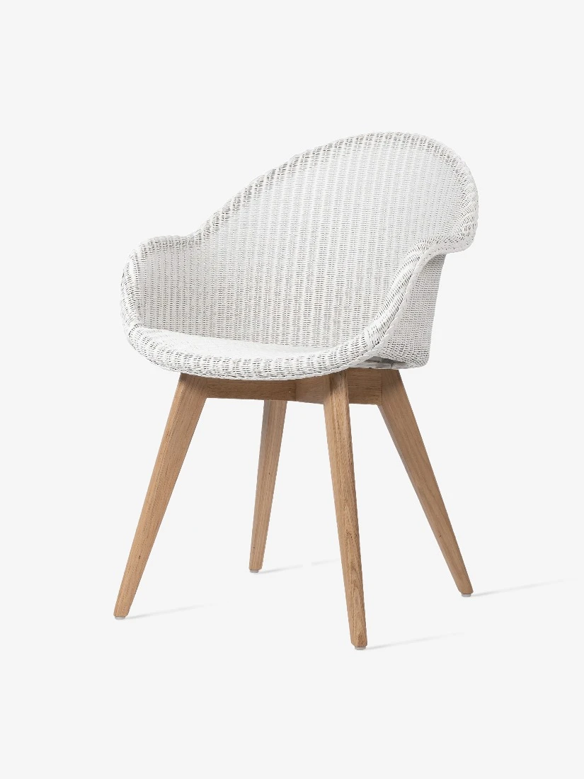 aspect3x4lg__vincentsheppard-avrilhboakpurewhite-f5-300dpi