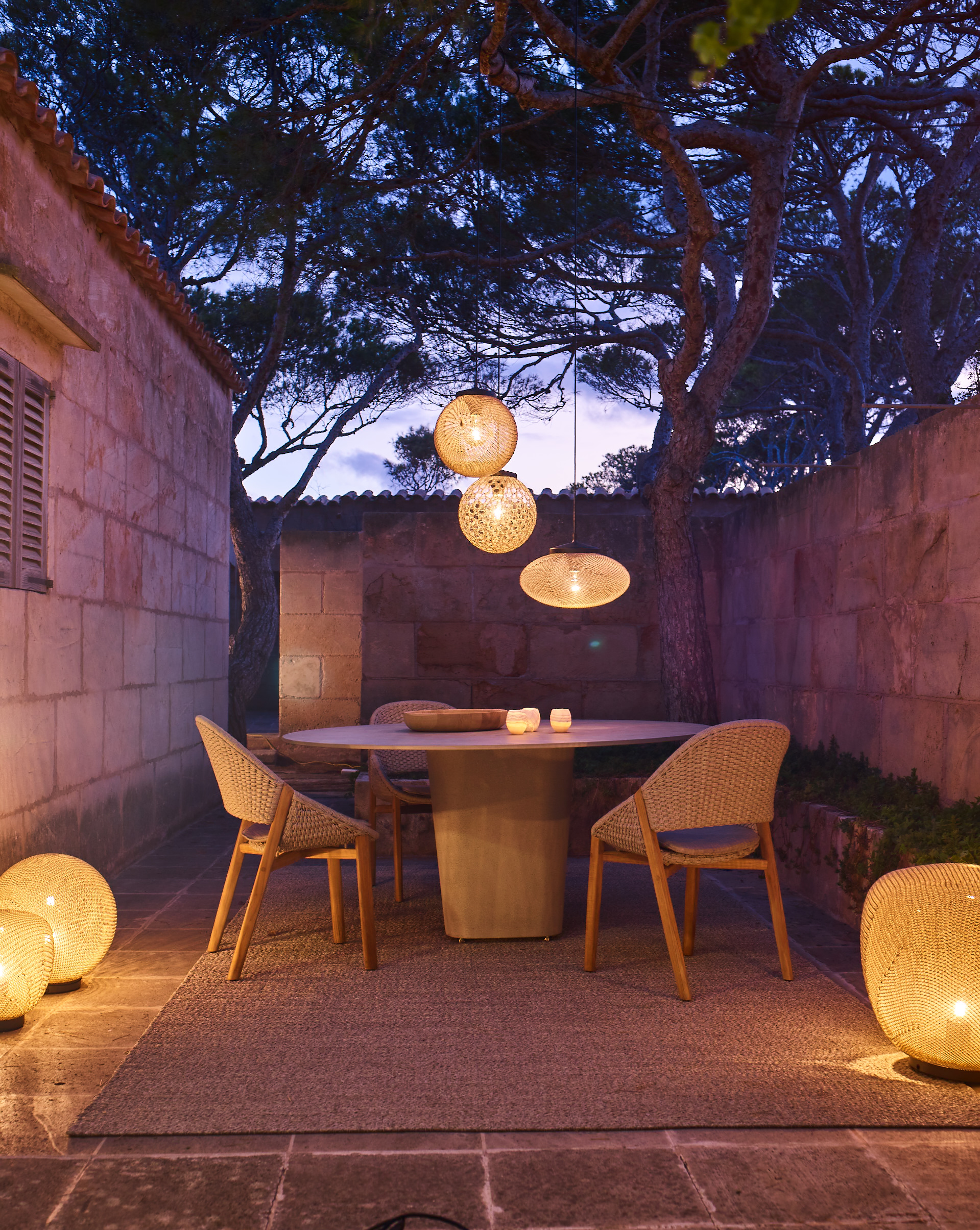 TABLE REPAS TAO TRIBU