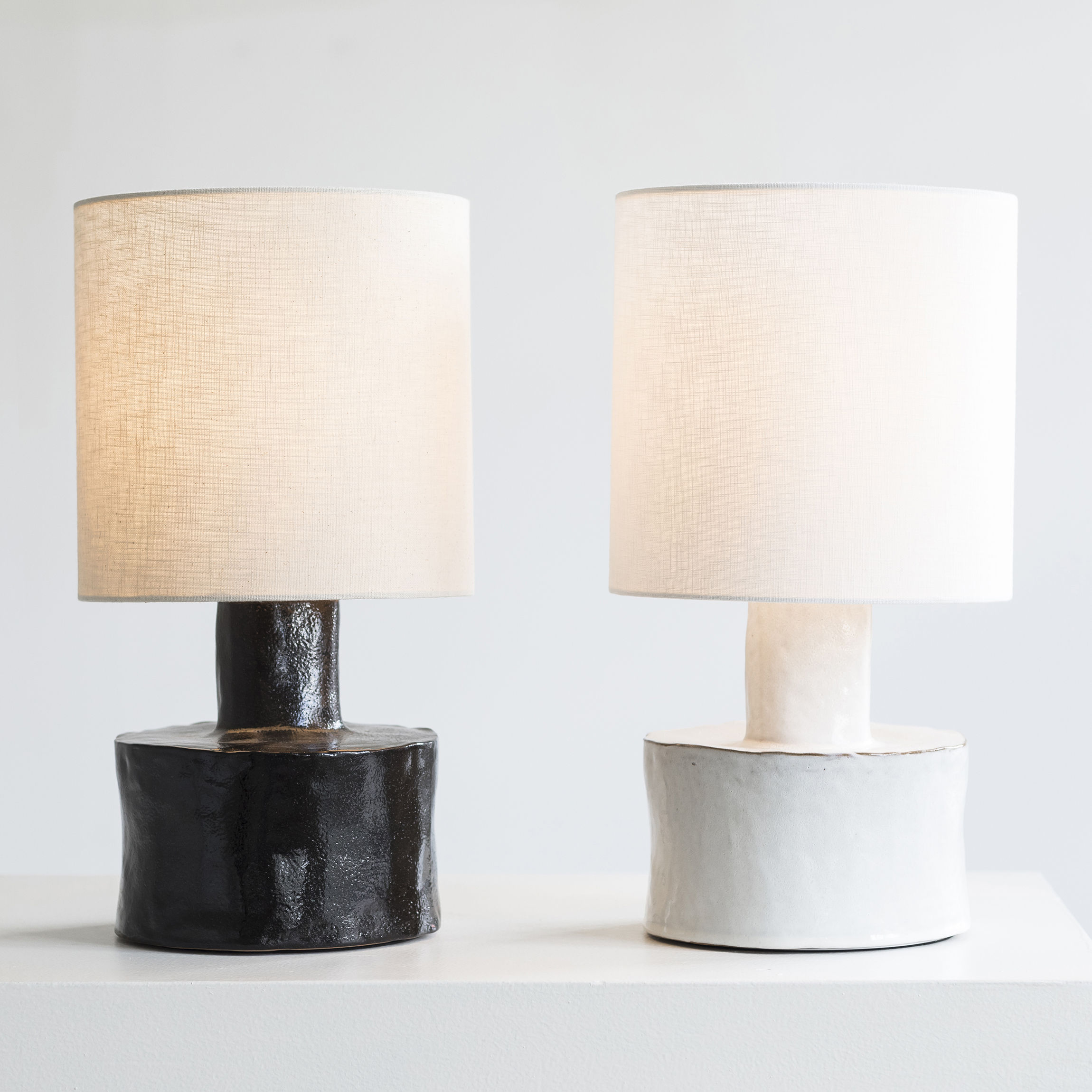lampe-de-table-catherine-noir-beige-serax_madeindesign_402645_original lampe catherine serax
