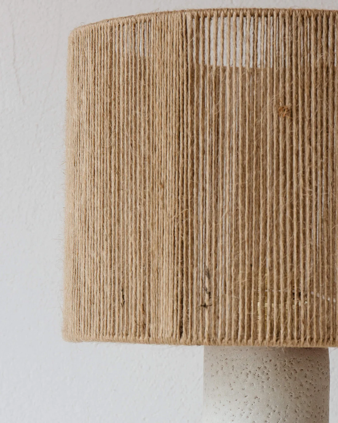 Gres_editions_lampe_terre_abatjour_jute_6a68eda2-1296-4918-822c-52e22a198892