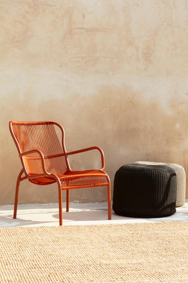 VincentSheppard_LoopLoungeChairTerracottaOttoCharcoal_HR
